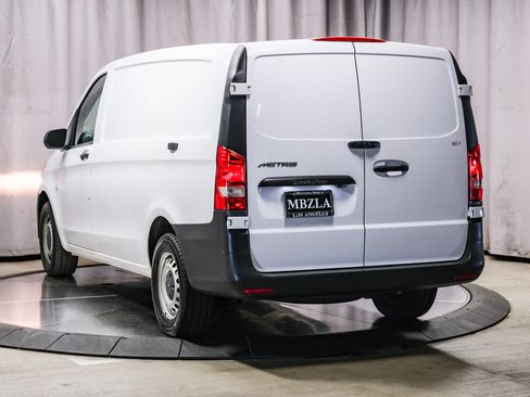Used 2022 Mercedes-Benz Metris image 2