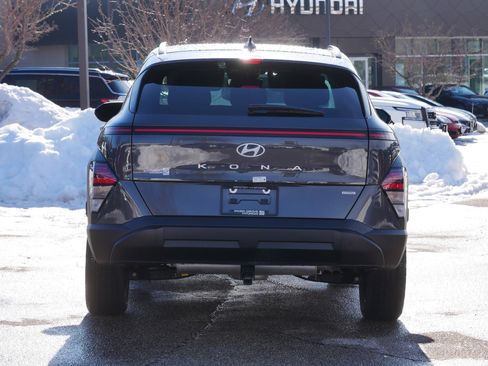 Certified 2025 Hyundai Kona SEL image 7