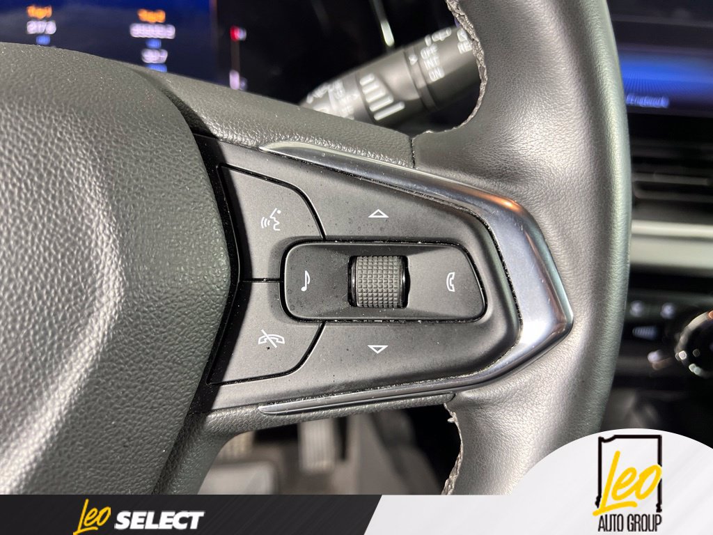 Used 2025 Chevrolet Trax LT w/ Driver Confidence Package FWD image 18