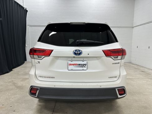 Used 2019 Toyota Highlander Limited Platinum AWD/4WD image 9