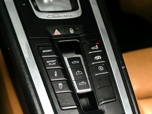 Used 2015 Porsche 911 Carrera S image 39