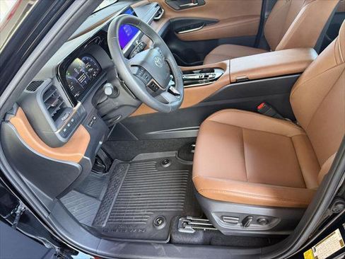 Certified 2025 Toyota Crown Signia AWD/4WD image 14