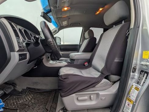 Used 2010 Toyota Tundra 4x4 Double Cab image 3