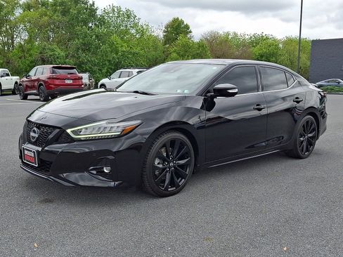Used 2023 Nissan Maxima SR w/ Sport Mat Group FWD image 3