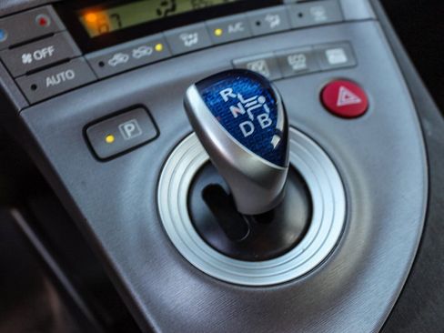 Used 2015 Toyota Prius Three image 24