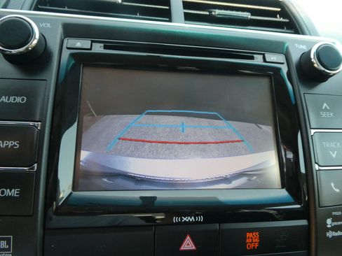 Used 2017 Toyota Camry XSE FWD image 21