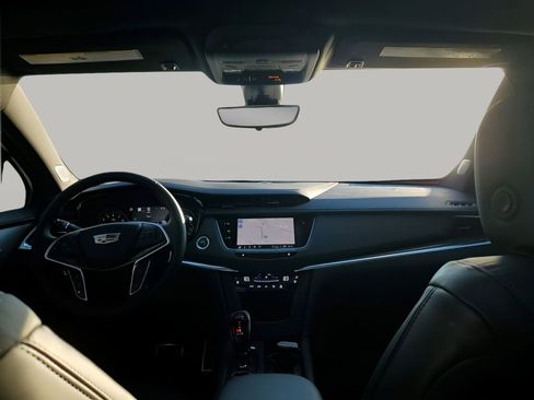 Certified 2025 Cadillac XT5 Sportv w/ Technology Package image 23