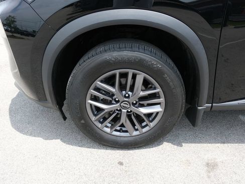 Used 2023 Nissan Rogue S AWD/4WD image 13