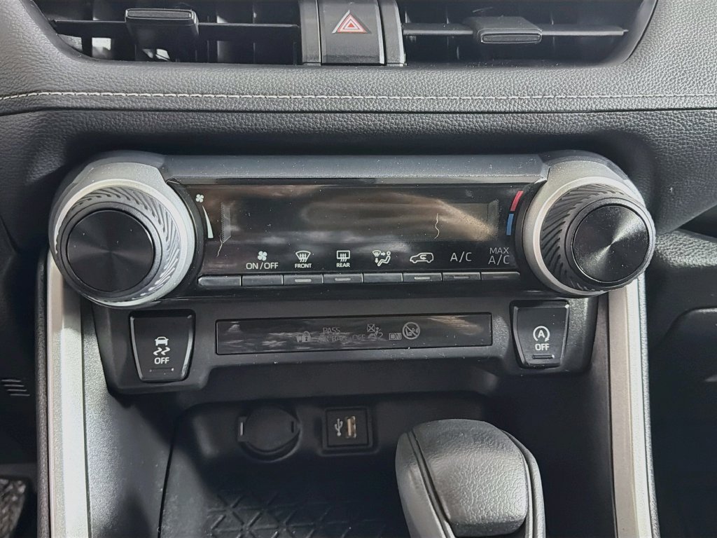 Used 2024 Toyota RAV4 LE FWD image 16