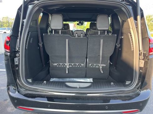 New 2026 Chrysler Pacifica Limited w/ S Appearance Package image 21