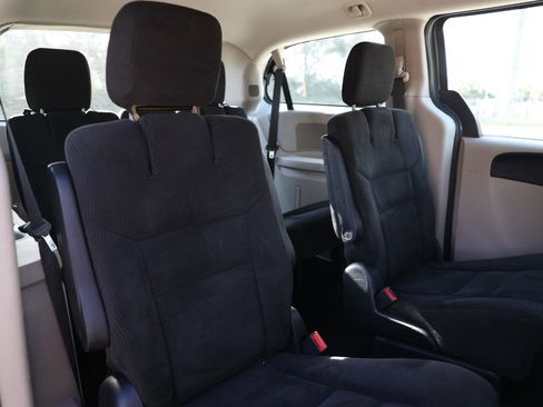 Used 2015 Dodge Grand Caravan American Value Package image 9