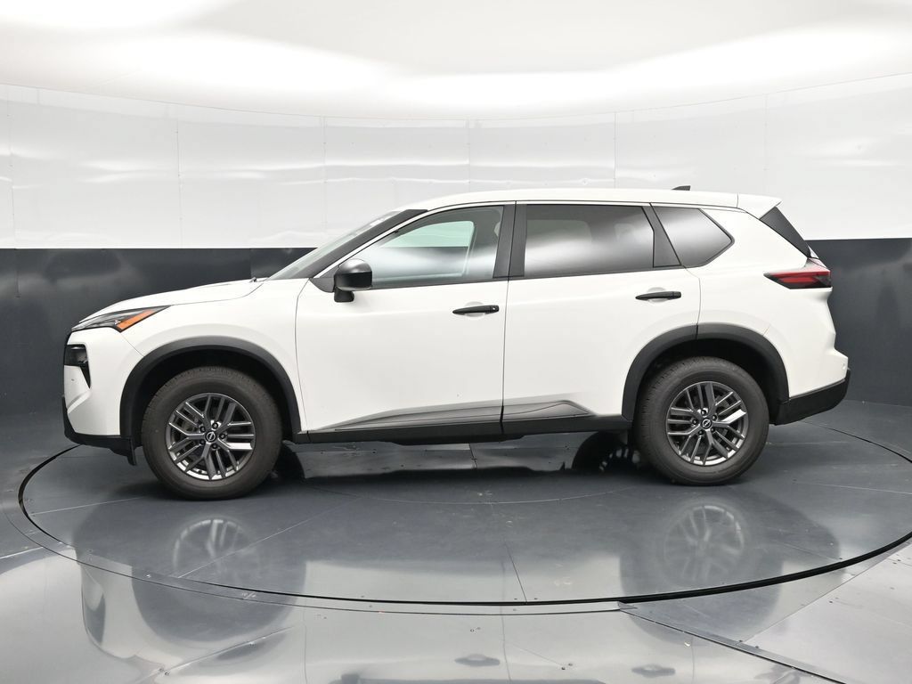 Used 2024 Nissan Rogue S AWD/4WD image 8