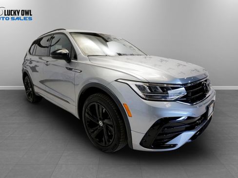 Used 2023 Volkswagen Tiguan SE R-Line FWD image 26