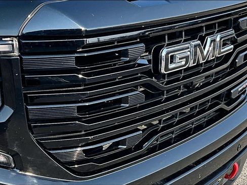 Used 2022 GMC Sierra 1500 AT4X AWD/4WD image 30