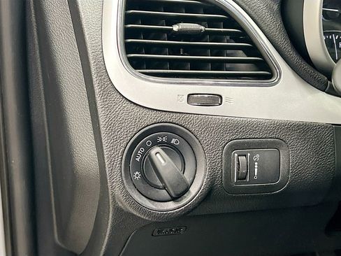 Used 2018 Dodge Journey SE w/ Popular Equipment Group image 18