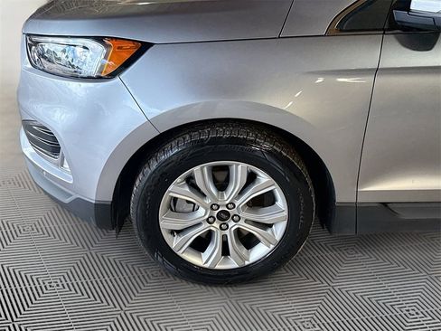 Used 2024 Ford Edge Titanium image 34