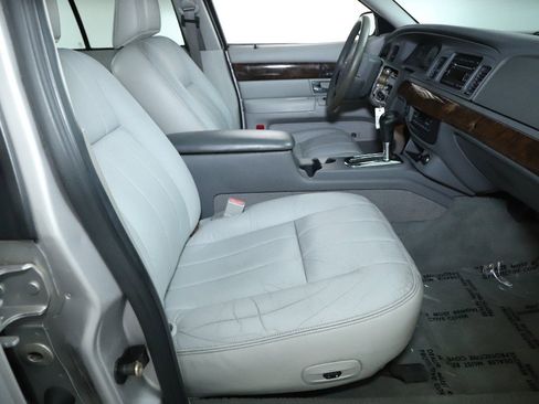 Used 2005 Mercury Grand Marquis LS image 31