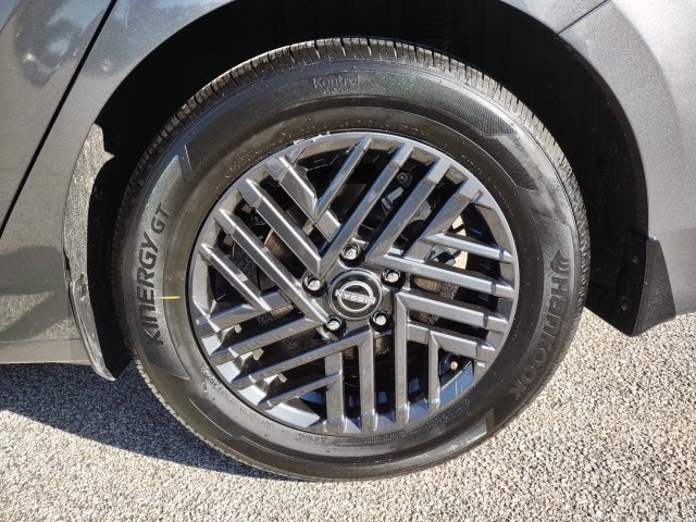 Used 2027 Nissan Sentra SV FWD image 29
