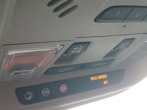 Certified 2018 Buick Enclave Essence FWD image 31