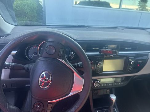 Used 2016 Toyota Corolla LE image 3