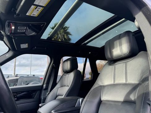 Used 2020 Land Rover Range Rover HSE image 10