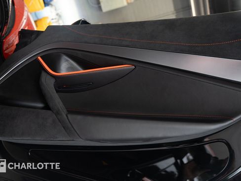 Used 2025 McLaren 750S Spider RWD image 28