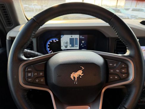 Used 2023 Ford Bronco Wildtrak image 13