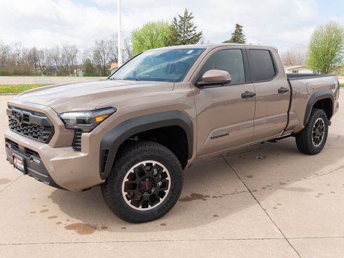 New 2026 Toyota Tacoma TRD Off-Road AWD/4WD image 4