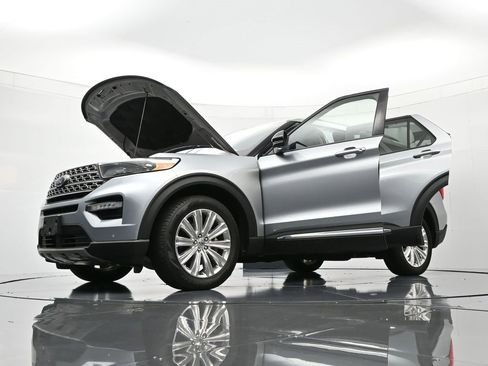 Certified 2022 Ford Explorer Limited w/ Limited Technology Package image 50