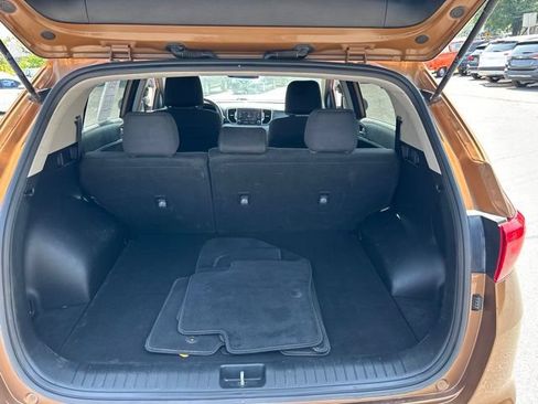 Used 2019 Kia Sportage LX AWD/4WD image 10