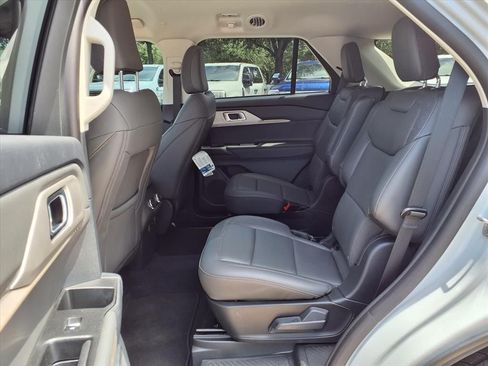 New 2026 Ford Explorer Active w/ Active Comfort Package RWD image 19