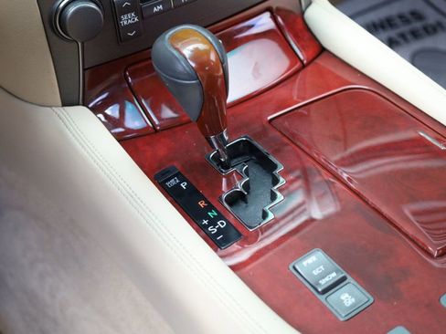 Used 2009 Lexus LS 460 image 40