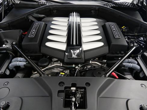 Used 2019 Rolls-Royce Wraith image 12