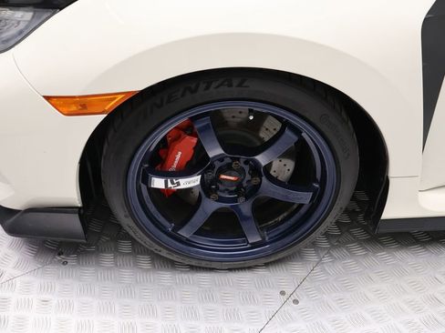 Used 2018 Honda Civic Type R image 4