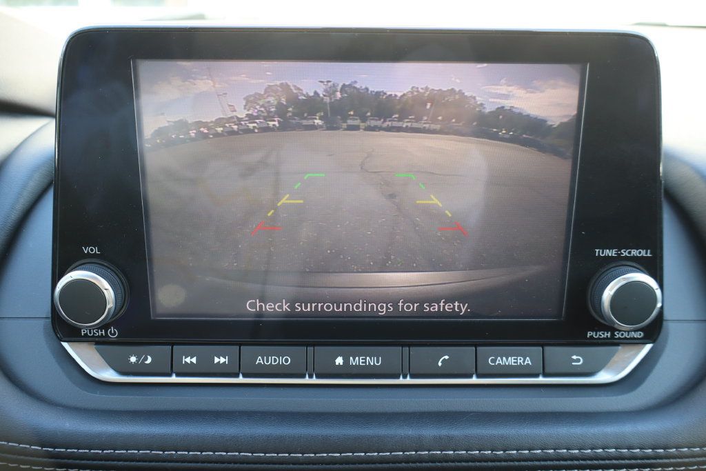 Used 2021 Nissan Rogue S AWD/4WD image 12