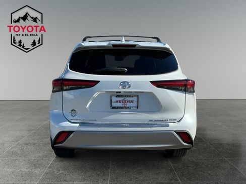 Used 2023 Toyota Highlander Platinum AWD/4WD image 4