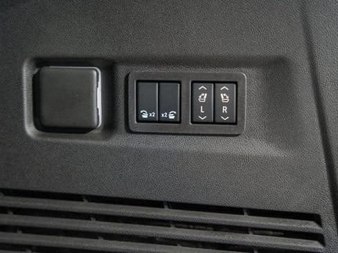 New 2026 Chevrolet Suburban High Country image 9