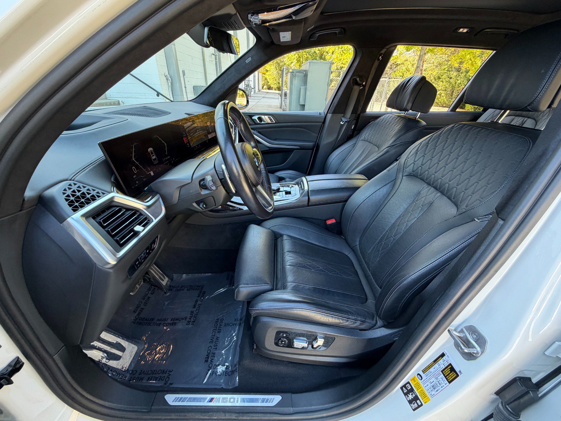 Used 2023 BMW X7 M60i AWD/4WD image 28