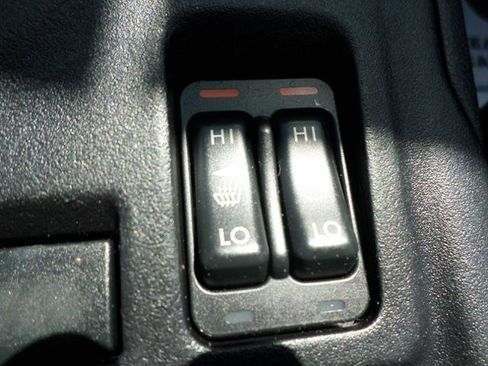 Used 2017 Subaru Impreza 2.0i Premium image 10