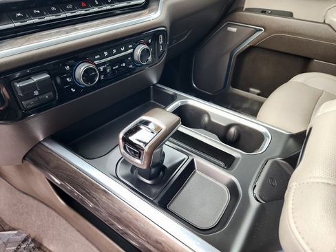 Used 2022 Chevrolet Silverado 1500 LTZ image 18