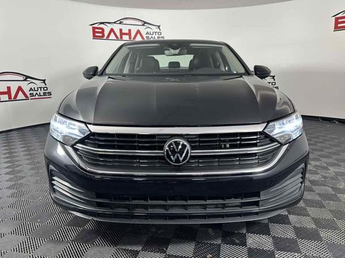 Used 2022 Volkswagen Jetta SE w/ Panoramic Sunroof Package image 14