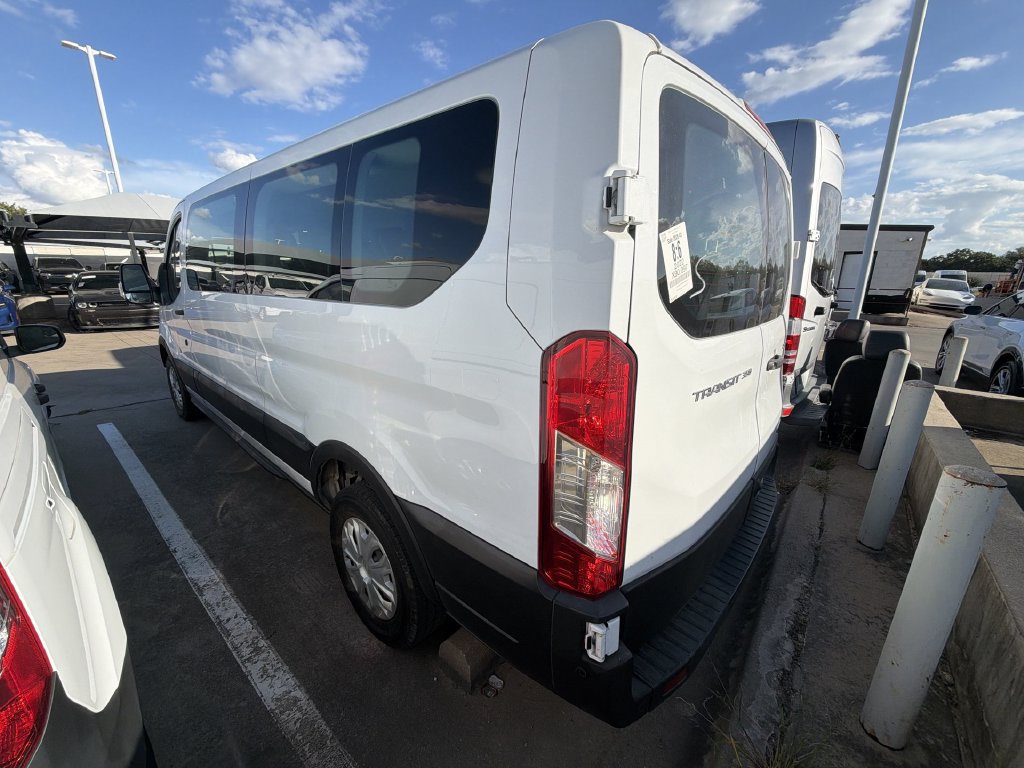 Used 2022 Ford Transit 350 XLT RWD image 4