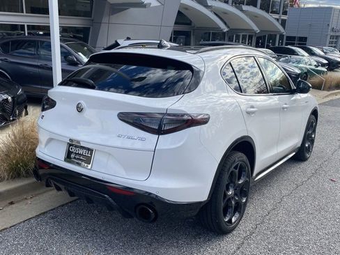 New 2025 Alfa Romeo Stelvio Sprint image 5