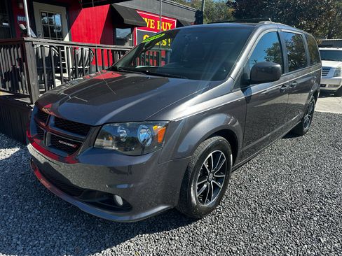 Used 2018 Dodge Grand Caravan GT image 2