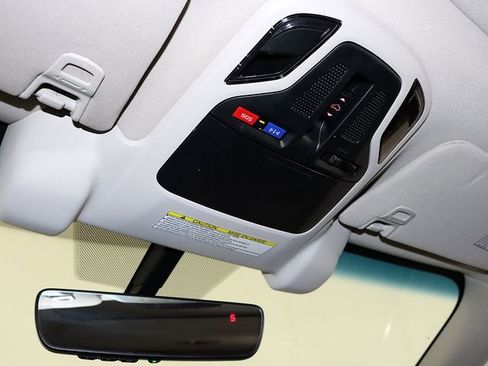 Used 2021 Subaru Outback Touring XT AWD/4WD image 23