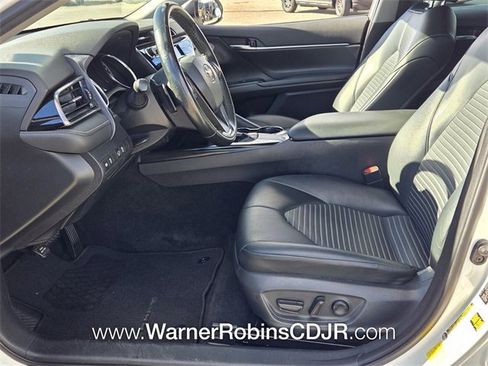 Used 2020 Toyota Camry SE image 5