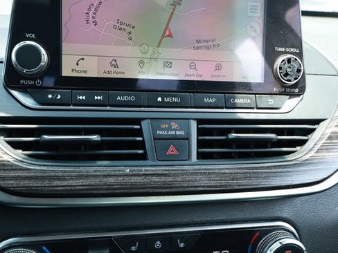 Used 2019 Nissan Altima 2.0 Edition One FWD image 18