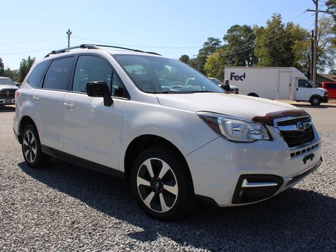 Used 2017 Subaru Forester 2.5i Premium image 5