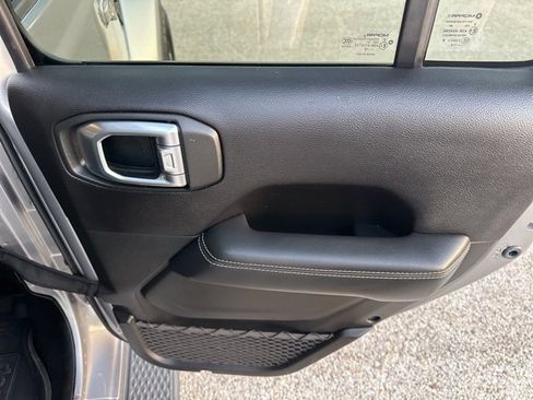 Used 2020 Jeep Gladiator Overland image 41