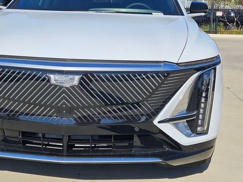 New 2026 Cadillac Lyriq Premium Luxury image 6